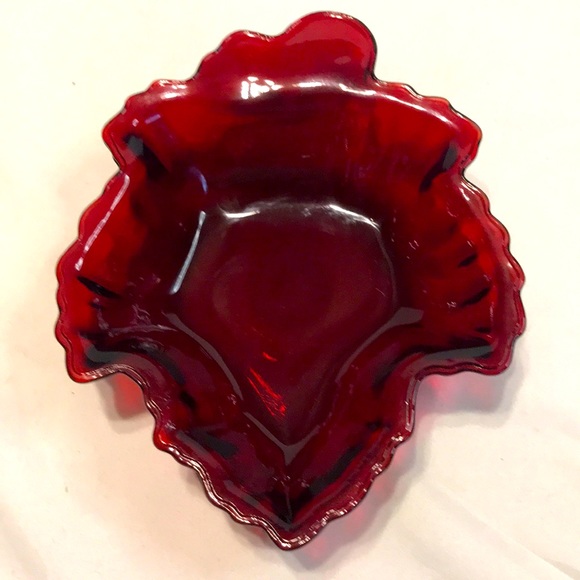 Vintage Anchor Hocking Ruby Red maple leaf dish - Picture 1 of 5